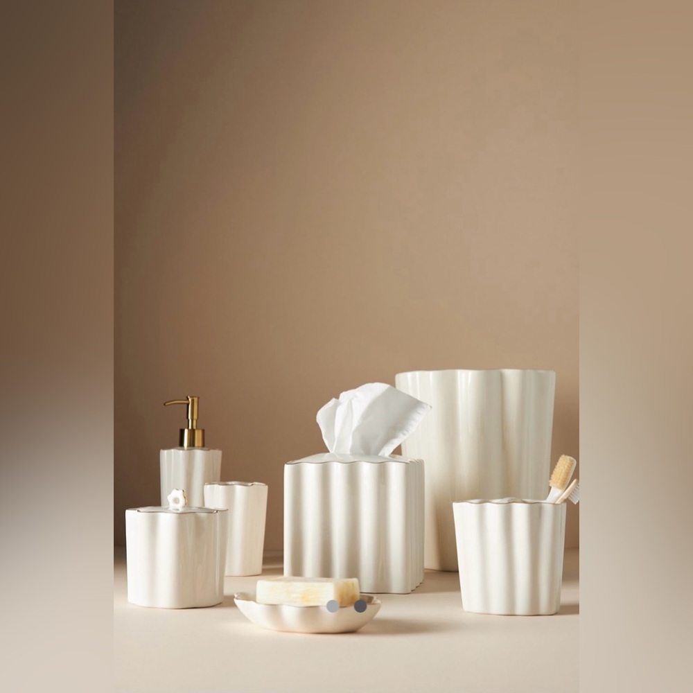 NEW Anthropologie Le Marais Scalloped Bath Jar Cream Gold Trim - Picture 2 of 5